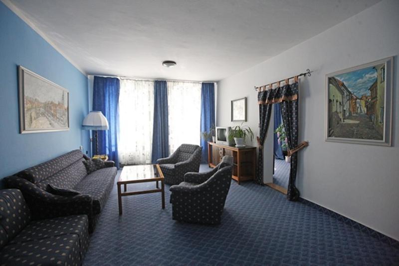 Hotel Solaster Garni Trebic Ngoại thất bức ảnh