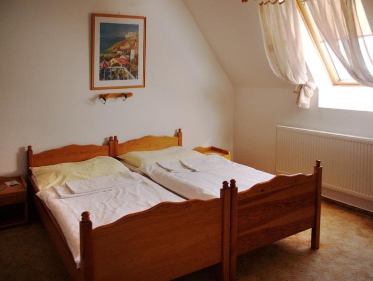 Hotel Solaster Garni Trebic Ngoại thất bức ảnh