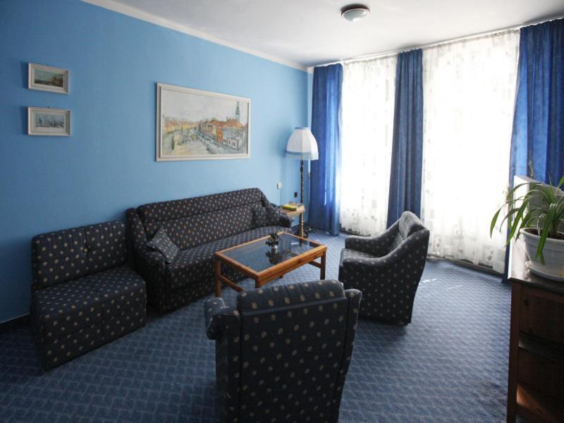 Hotel Solaster Garni Trebic Ngoại thất bức ảnh